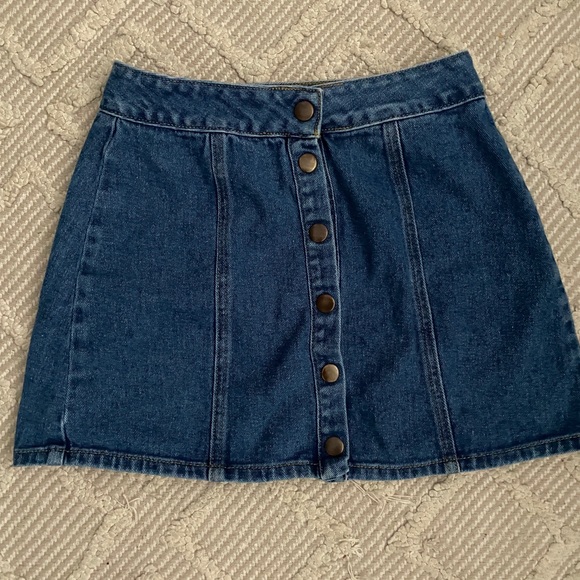 Brandy Melville Skirt - Picture 2 of 2